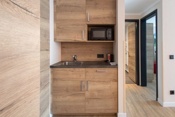 Kleine Küche in Zimmer des Rhön Park Aktiv Resorts